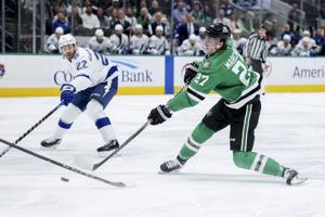 Goncalves scores decisive goal in shootout to give the Lightning a 3-2 win over the Stars