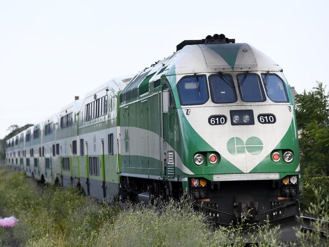  RevEd Photo: GO Transit MP40PH-3C #636 pulls into Long  Branch GO station with an eastbound GO train bound for Oshawa. #636 is one  of 67 MP40PH-3C locomotives on GO Transit's