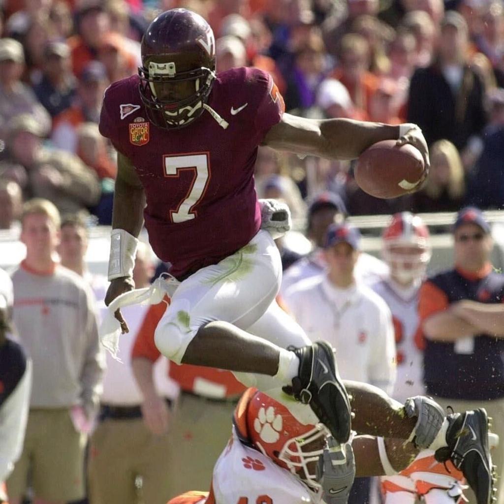 Vick, Fitzgerald and Suggs among stars on College Football Hall of Fame  ballot for 1st time