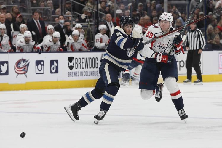 Predators Record Saros makes Predators-record 64 saves, beats Hurricanes