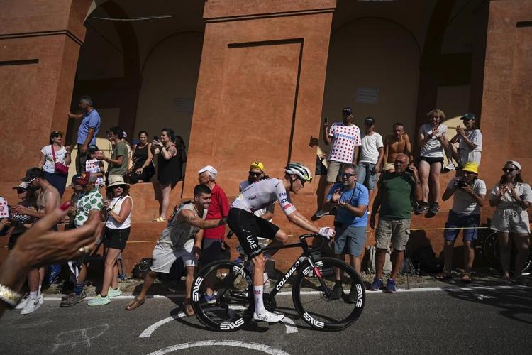 Pogacar takes yellow jersey in second stage of Tour de France