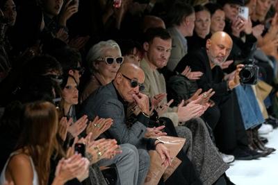 The devil wears Dolce & Gabbana in Milan as Meryl Streep is filmed at catwalk show for movie sequel