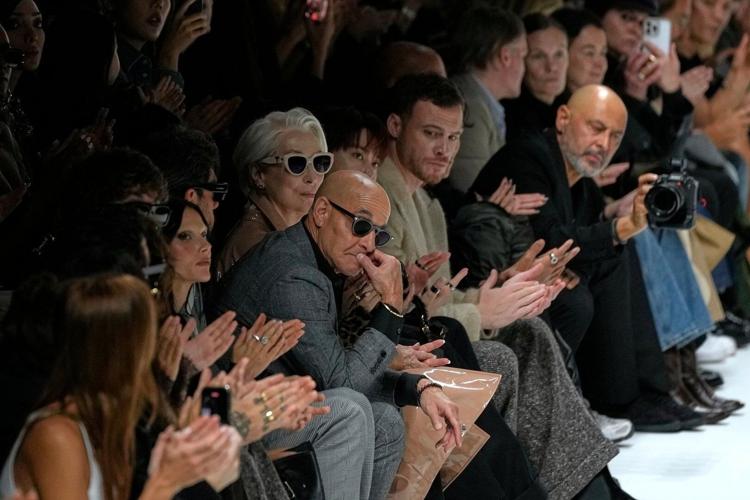 The devil wears Dolce & Gabbana in Milan as Meryl Streep is filmed at catwalk show for movie sequel