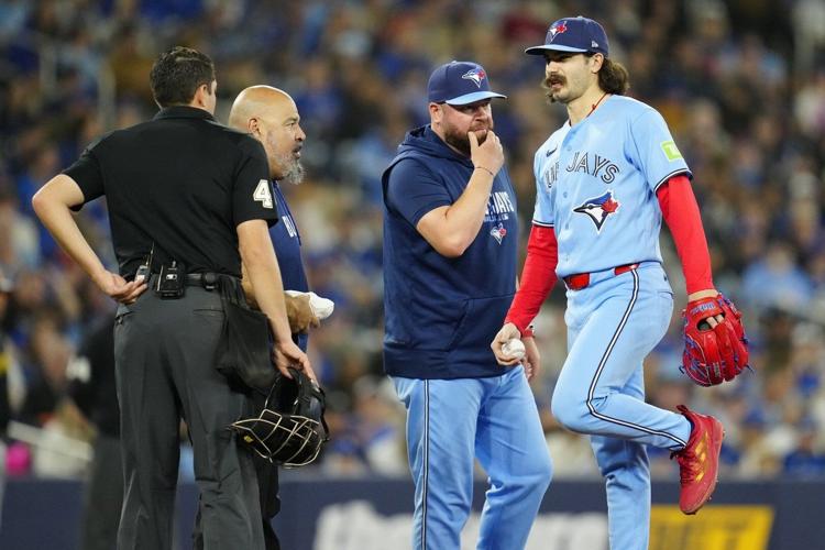 Blue Jays hoping for the best after Cease, Guerrero Jr. exit loss with  injuries
