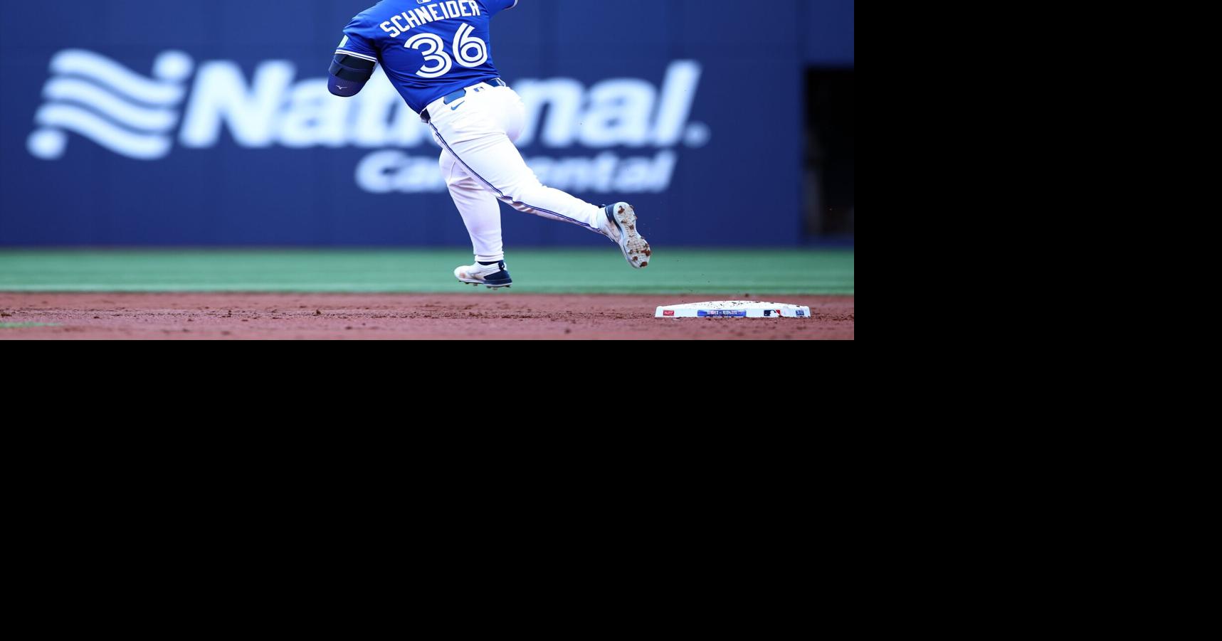 The Blue Jays are in first place after beating the Yankees 11-9 and Davis Schneider, Myles Straw and Chad Green join Deep Left Field