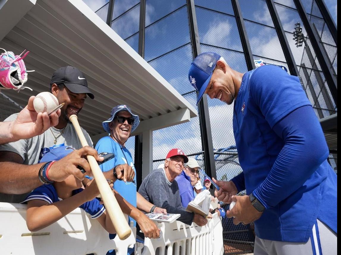 Padres players connect with fans, sign autographs at FanFest