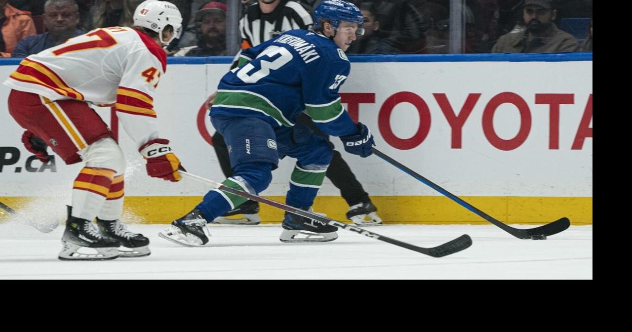 Canucks' rookie Lekkerimaki earns praise from coach, teammates in NHL debut