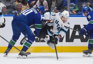 Keller scores three times as Mammoth beat Canucks 7-4