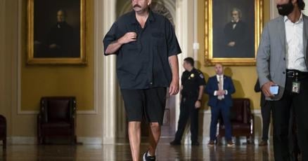 Senators nix casual clothing as bipartisan resolution sets new dress code for Senate floor Senators nix casual clothing as bipartisan resolution sets new dress code for Senate floor