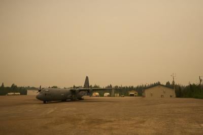 Military says over 1,000 people flown from fire-threatened Manitoba community