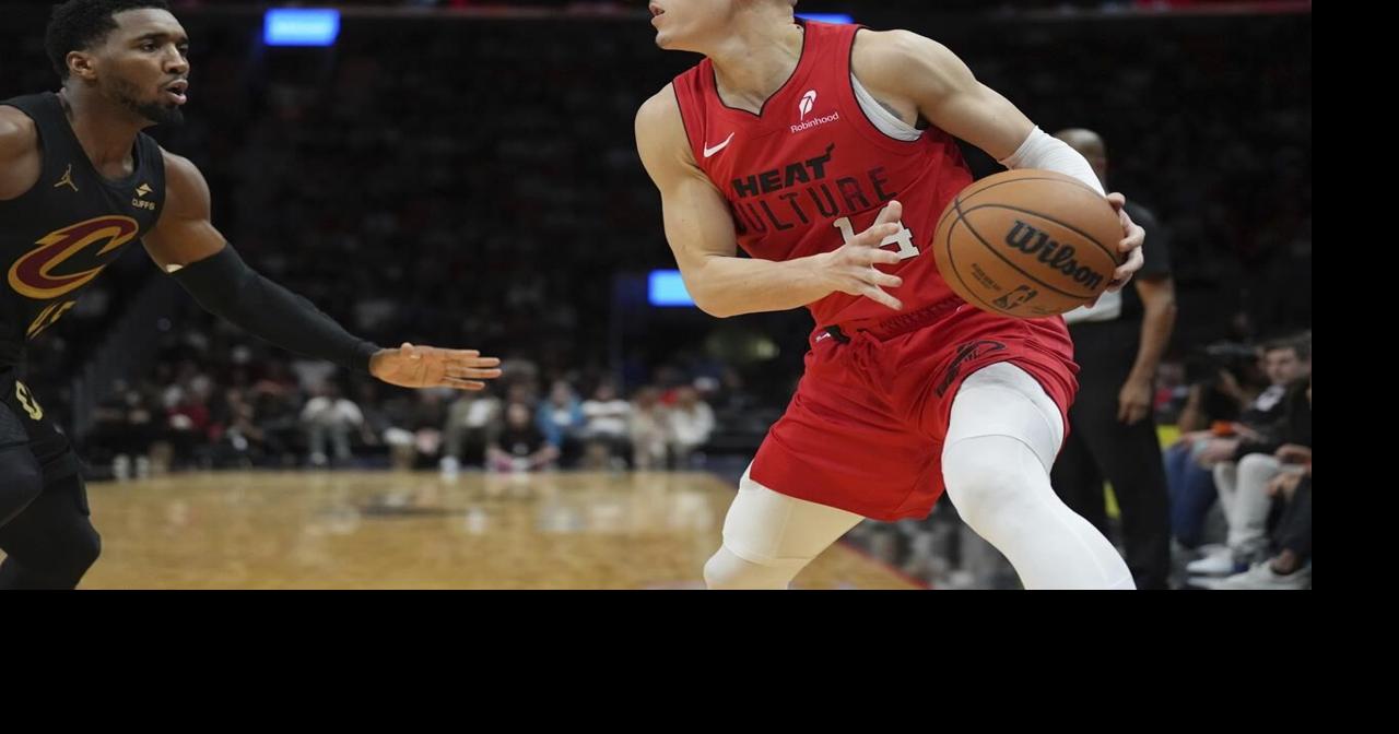 Herro scores 34, Robinson adds 23 and Heat beat Cleveland 122-113, only 4th loss for Cavs