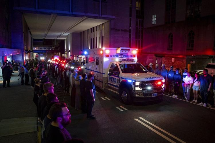 The Latest: Gunman targeted the NFL headquarters in Manhattan, mayor says