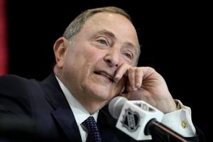 NHL commissioner Gary Bettman doesn't view Jets' low attendance as 'crisis'