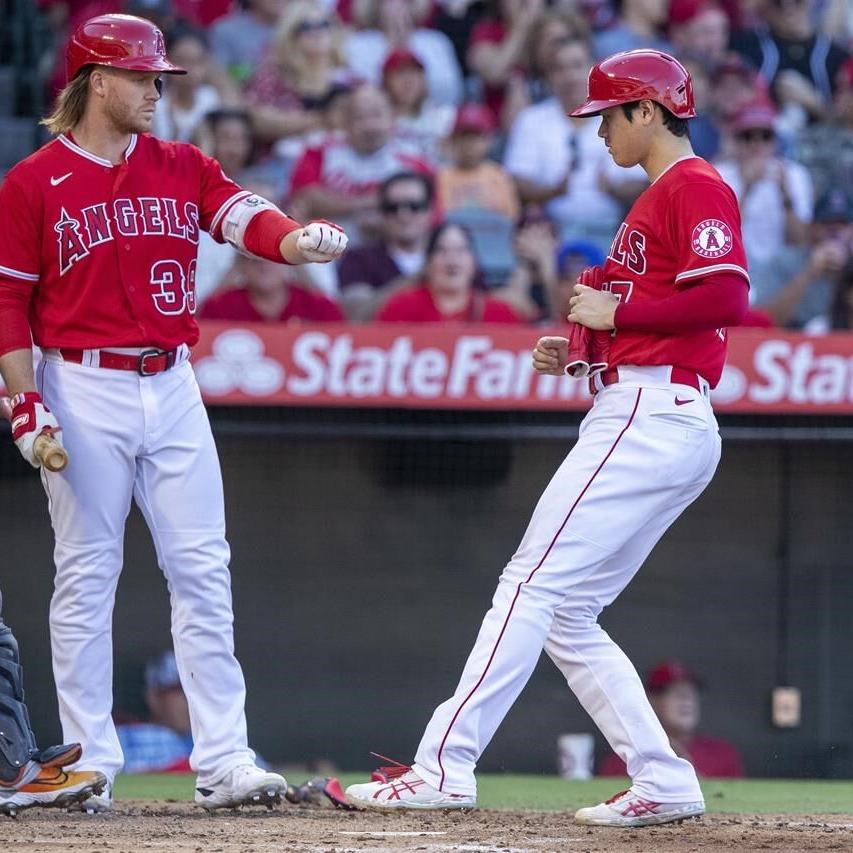 Peña delivers in 10th, Astros hold off slumping Angels 3-2