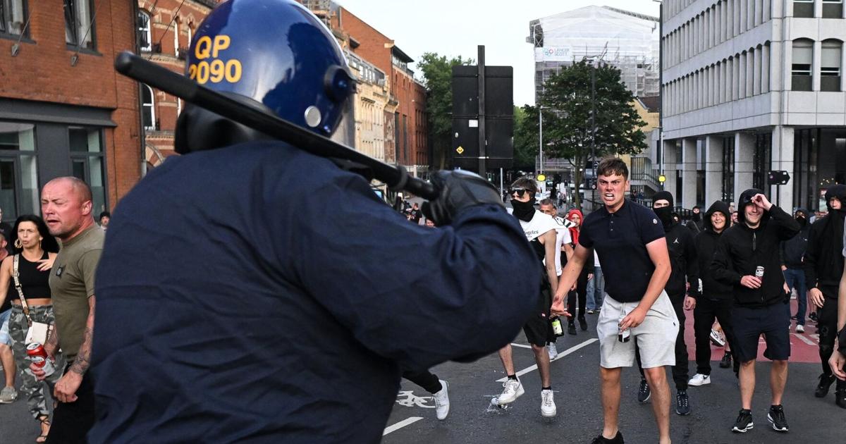 Canadian Riot Control U.K. riots: Canada warns travellers amid far-right protests