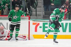 Harley's overtime goal gives streaking Stars a 3-2 win over the Red Wings