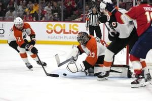 Garnet Hathaway scores with 22 seconds left to lift Flyers past Panthers, 2-1