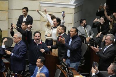Colombian lawmakers reject president's labor reform referendum