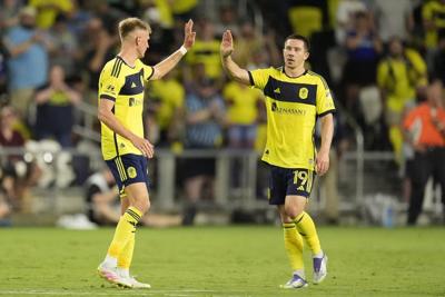 Sam Surridge scores his 18th goal and Joe Willis earns 9th clean sheet as Nashville beats ѻý