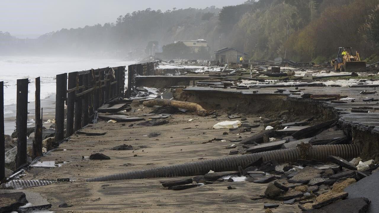 Zuma Beach Parking Lot Could Flood As 6-Foot Waves Expected In