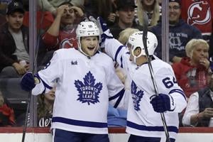Lorentz and Hildeby lead the Maple Leafs to 4-2 win over the Devils