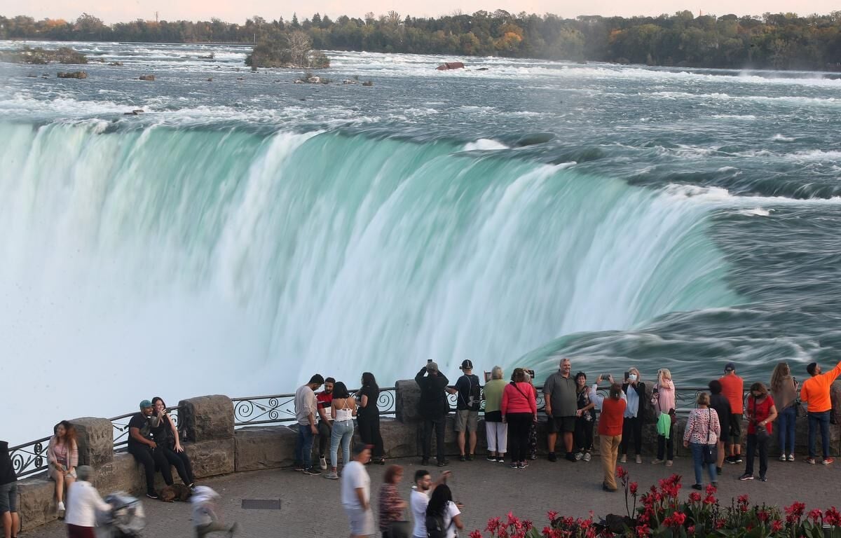 Niagara Falls one of world's worst tourist traps?