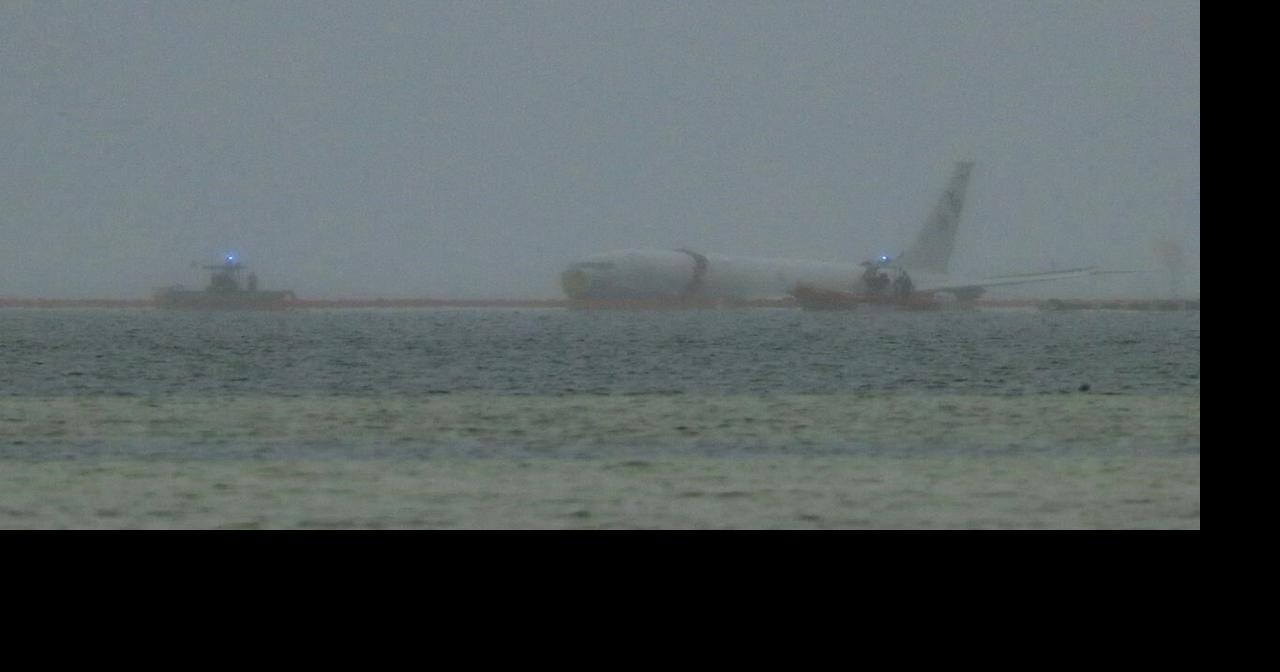 No one was injured when a US Navy plane landed in a Hawaii bay, but some fear environmental damage