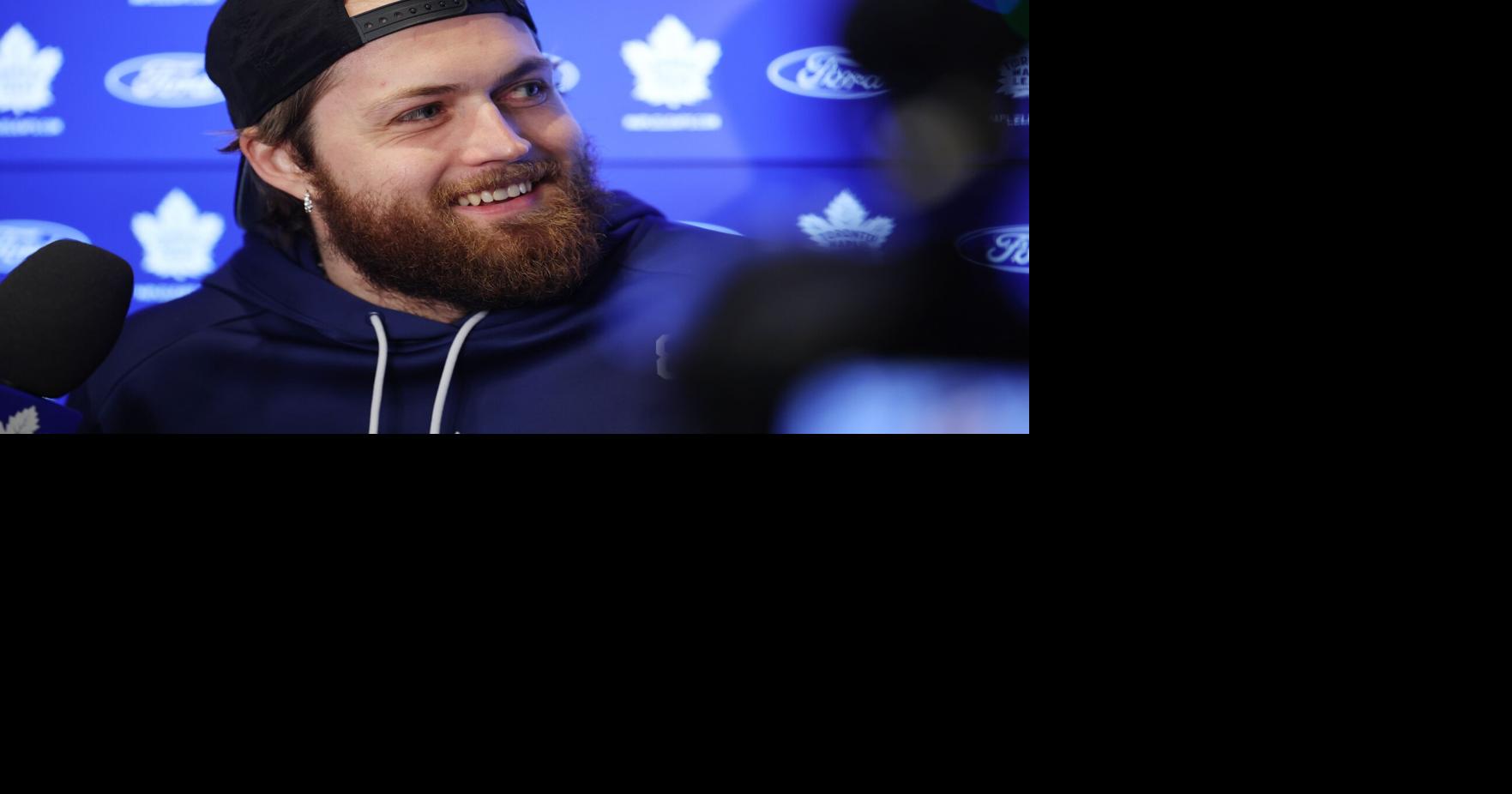 William Nylander, Kevin Gausman join Luke Combs to shotgun a beer in front of delighted fans at Toronto concert