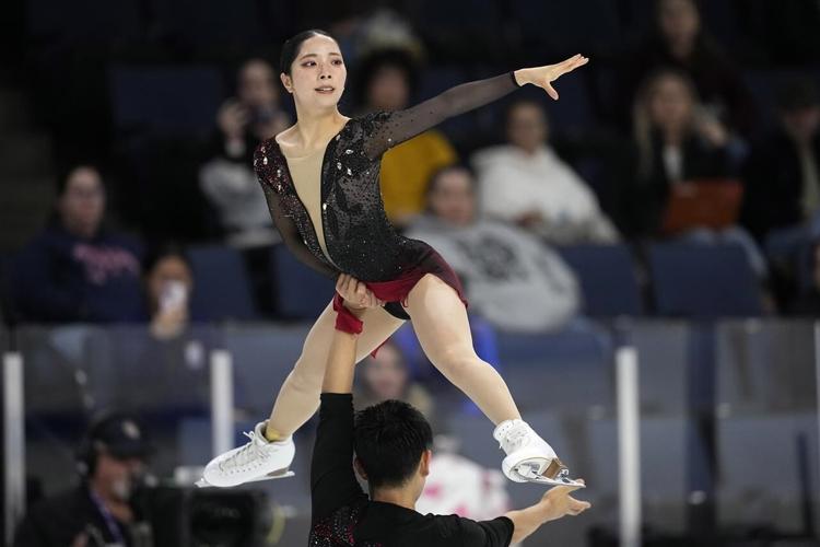 Higuchi wins women's gold, Miura and Kihara capture pairs in big night