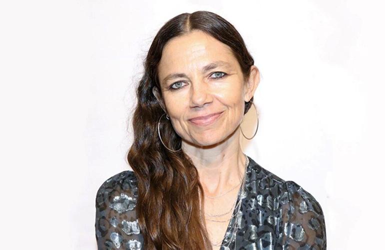 feature_justine_bateman_face