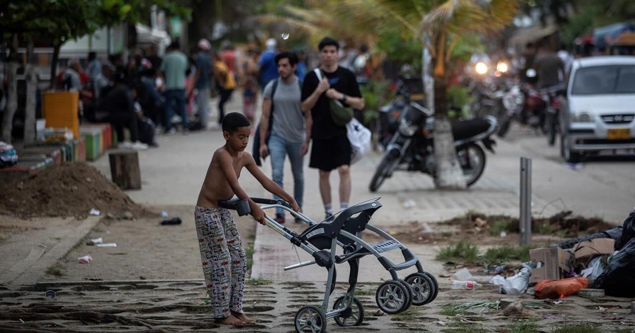 Migrants flounder in Colombian migration point without the money to go on - Vimarsana News