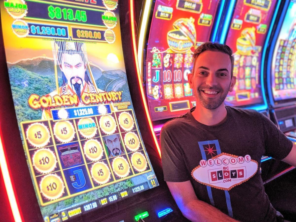 Rude! This Burlington man became a   sensation playing slots and it's  now his full-time job