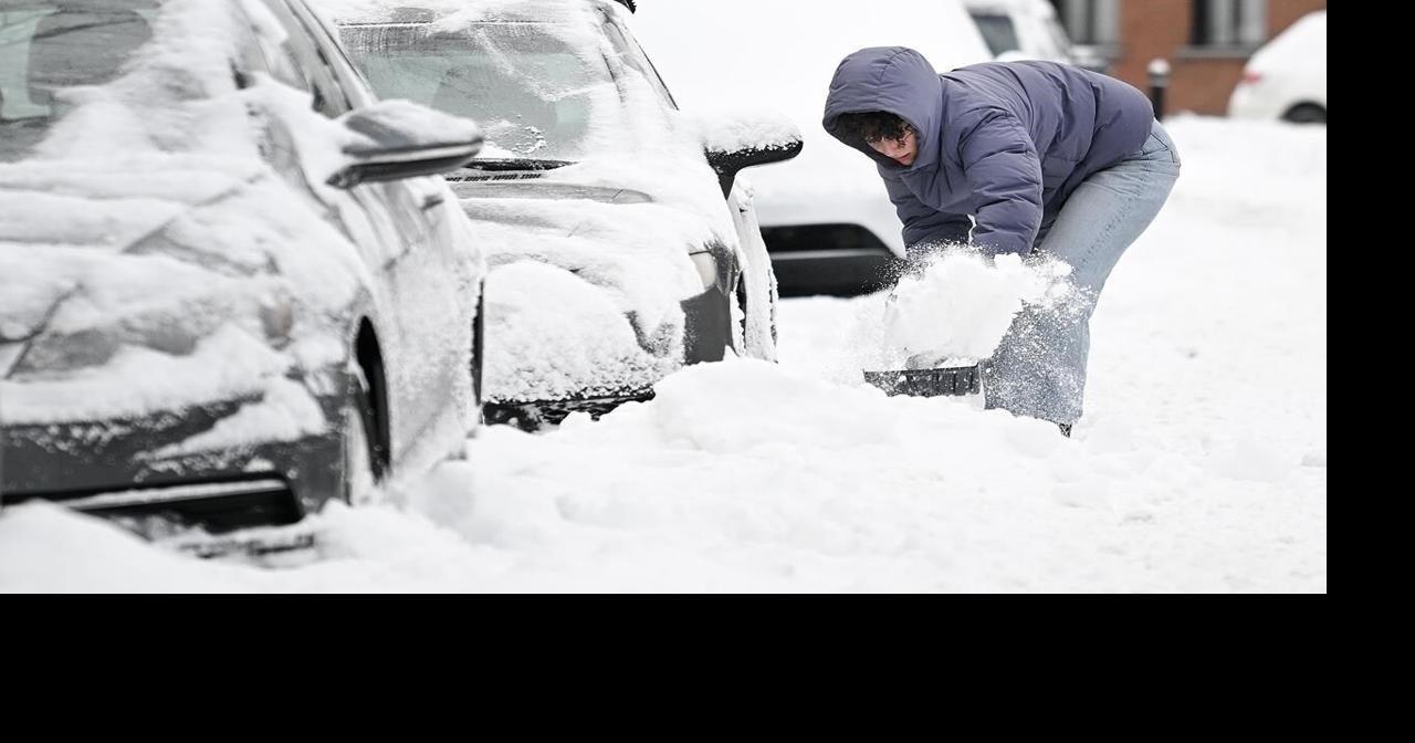 Snowfall means a white Christmas, but also traffic woes across southern Quebec roads