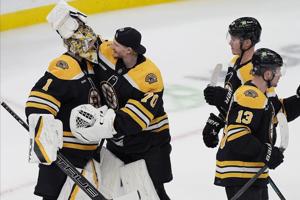 Bruins score four times in a row to beat Canadiens 6-4