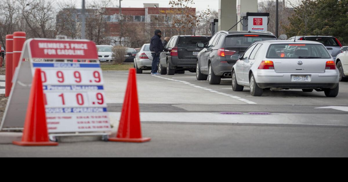 Toronto gas prices below 1 per litre for first time in four years