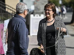 Women 60 and over vastly outnumbered by men on Quebec's campaign trail