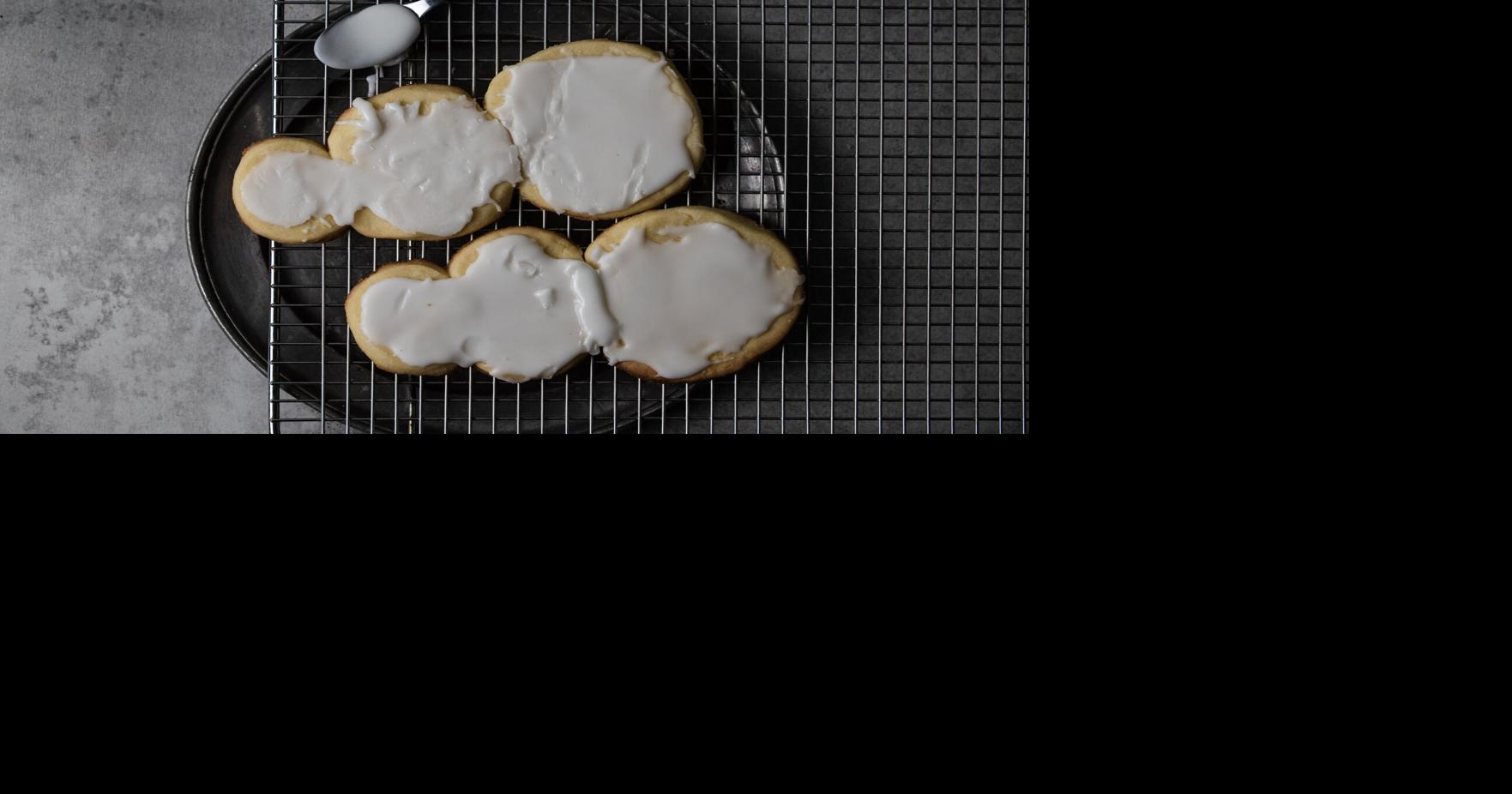 These frosty snowmen cookies are cute as a button