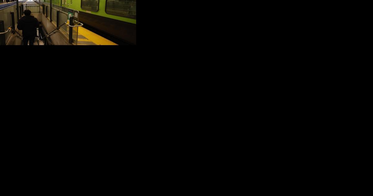 CN apologizes for GO, UP Express train rush-hour chaos - Vimarsana News