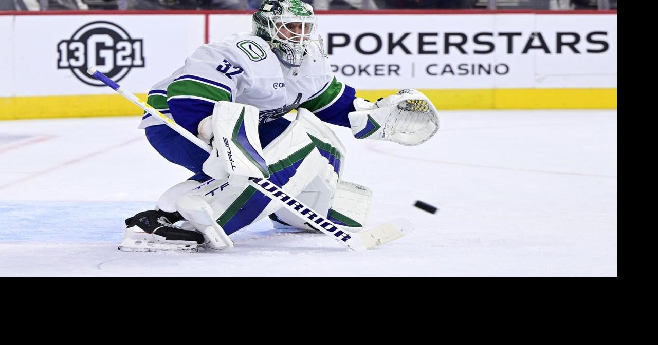 Lankinen stops 26 shots, Canucks blank Flyers 3-0