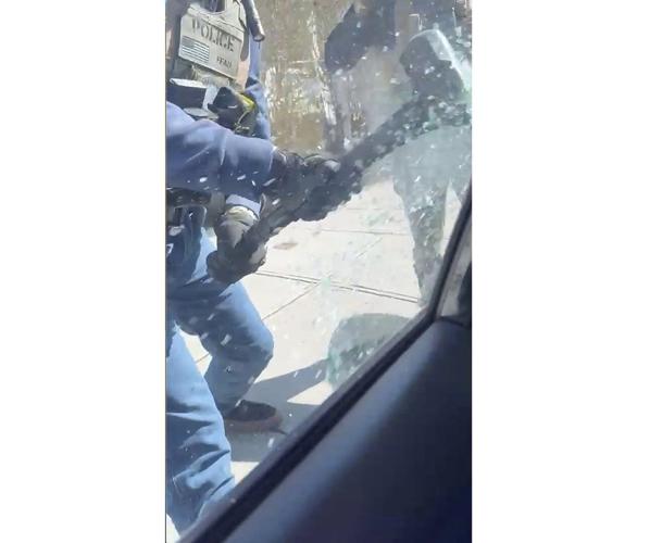 Family says ICE agents smashed car window in seizing Guatemalan man who ...