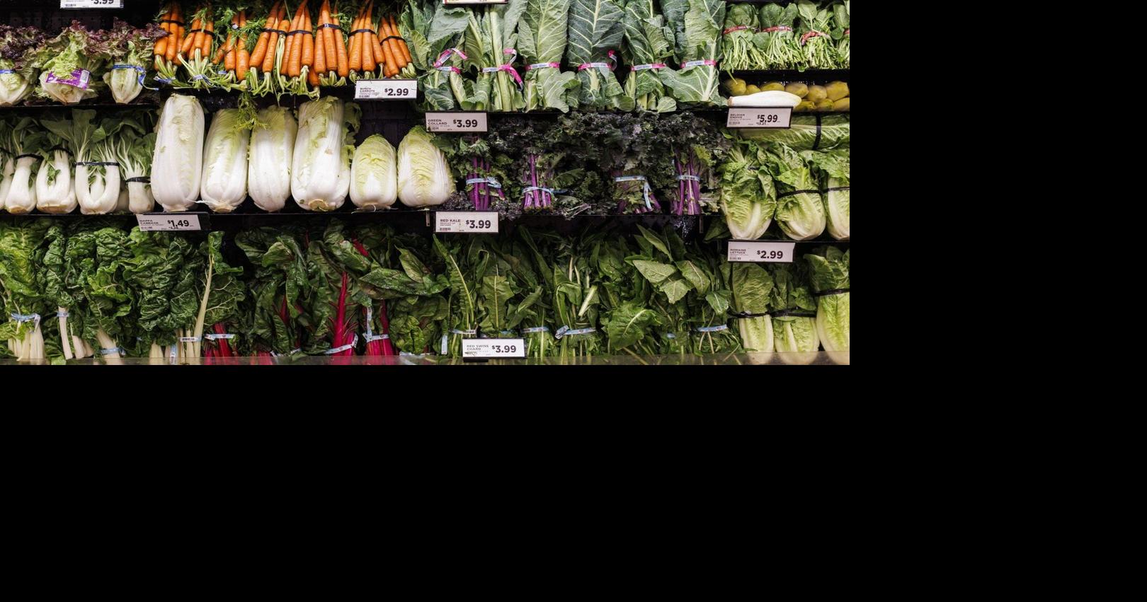 Metro fruit and vegetable distribution centre employees on strike in Quebec