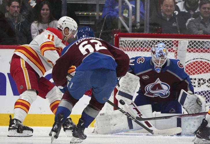 Sharangovich scores shootout winner as Flames rally to beat Avalanche 3-2