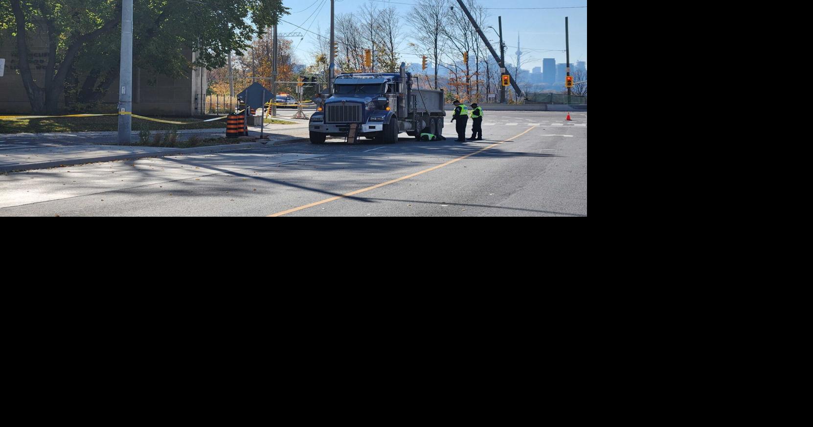 Toronto traffic agent killed after being struck by a dump truck in Thorncliffe - Toronto Star