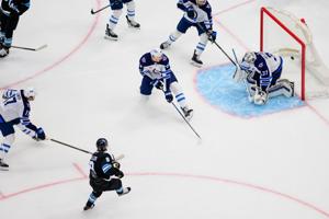 Keller, Hayton lead Utah to 4-1 win over league-leading Jets
