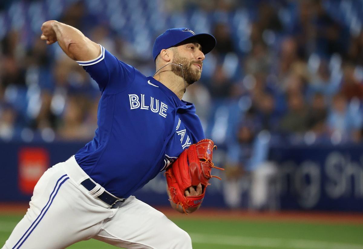 Blue Jays' Bassitt shares his thoughts on team's polarizing red jerseys