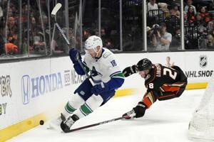 Canucks snap losing streak by grinding out 2-1 win over Ducks