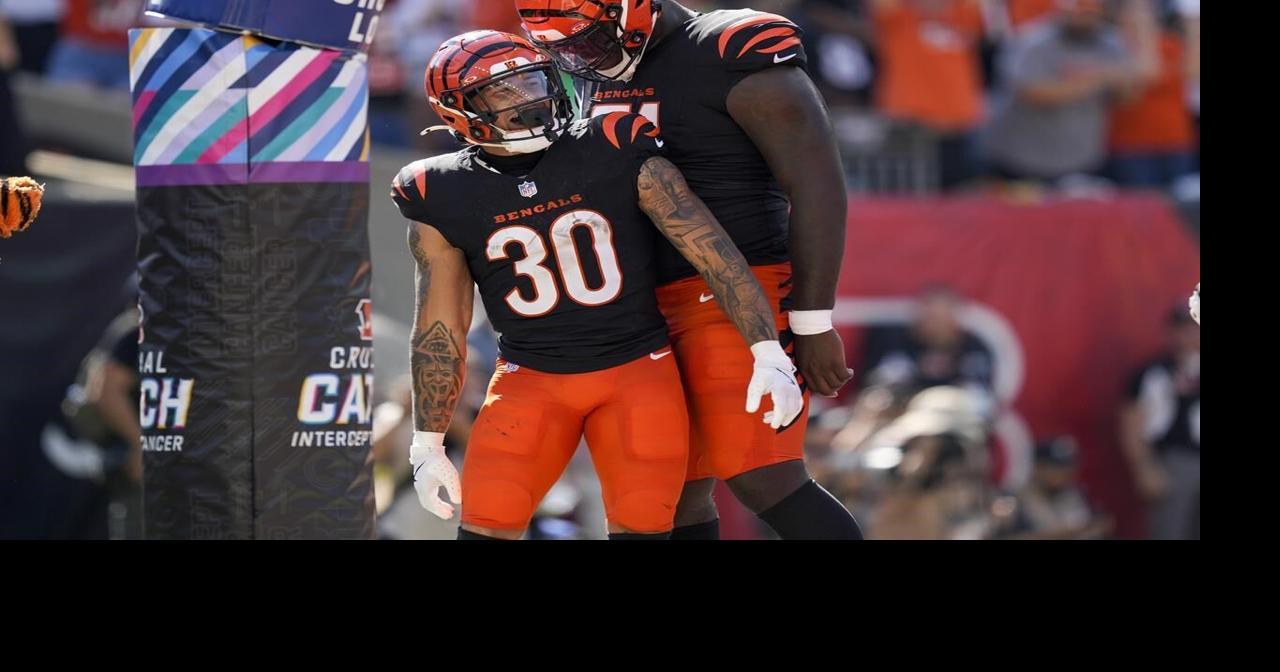 Bengals OT Amarius Mims carted off the field with a left leg injury