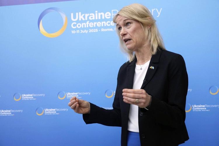 UN refugee agency tries to help millions of displaced Ukrainians stay close to home