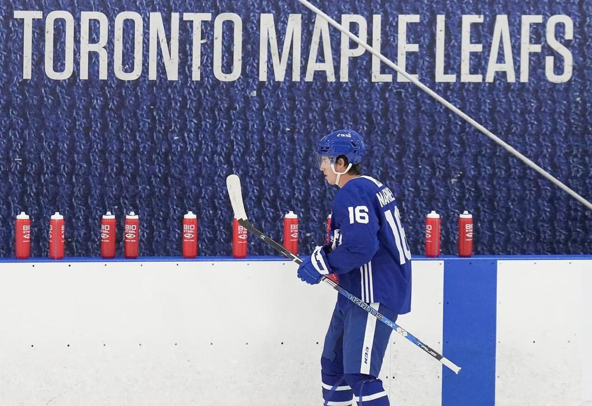 Mitch Marner Toronto Maple Leafs alternate jersey size medium | SidelineSwap