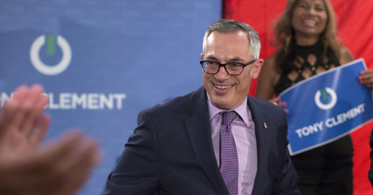 Tony Clement bows out of federal Conservative leadership race